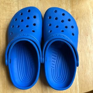 Pre-owned Kids Blue Crocs Clogs - Size J2